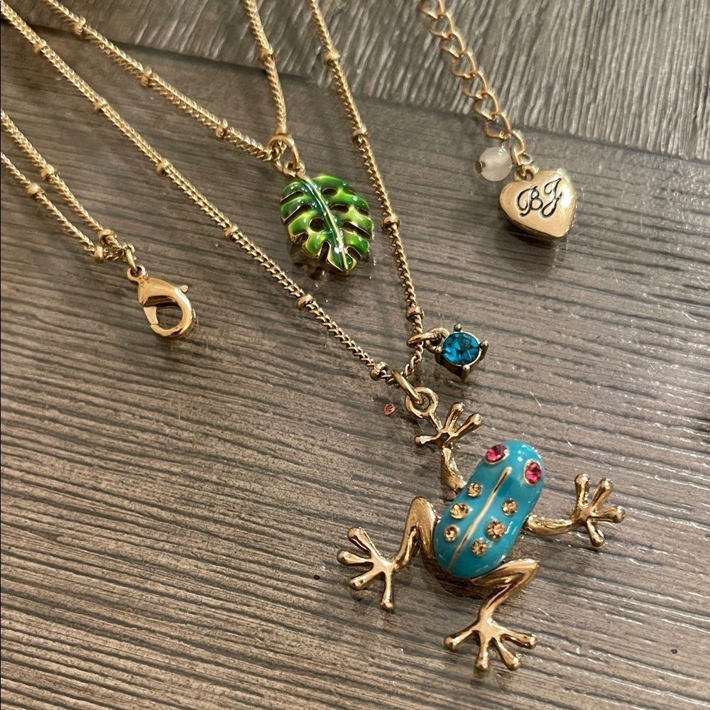 Betsey Johnson Enamel Tree Frog Double Row Necklace with Green Leaf Charm - Picture 6 of 16